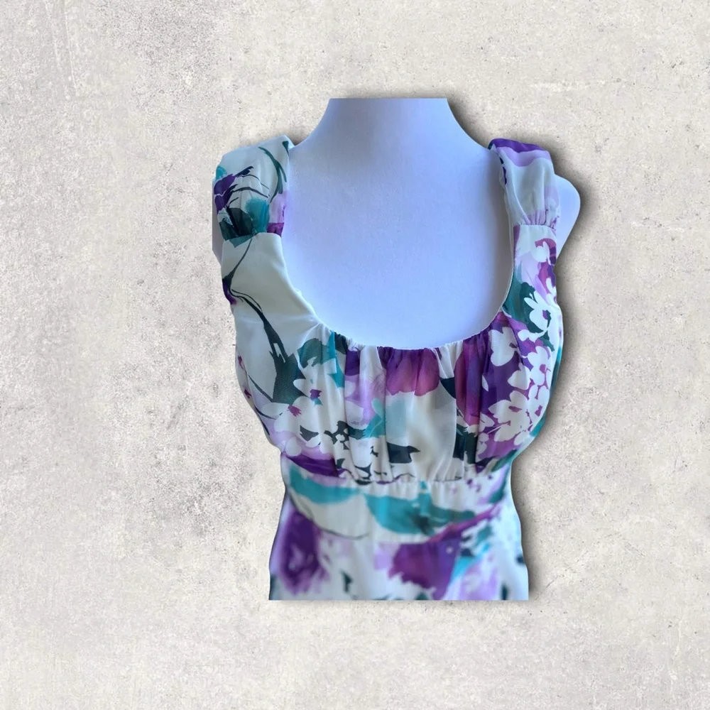 Pretty, fun & flirty dress - Picture 6 of 8